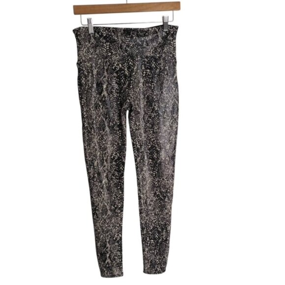 NWT Spanx Faux Leather Snake Shine Leggings Large - Picture 4 of 6